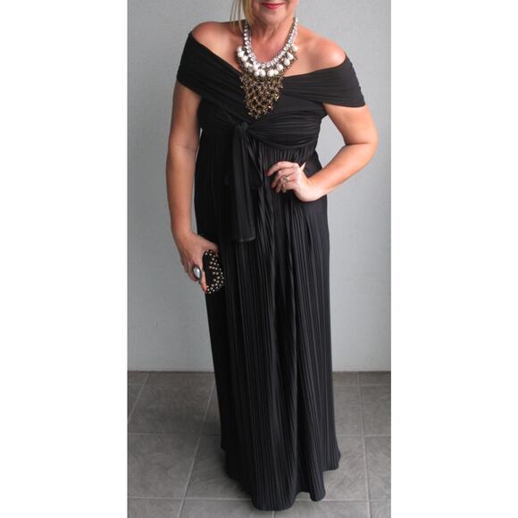 Sacha Drake Dresses & Skirts - Sacha Drake Grecian Convertible Maxi Dress Pleated